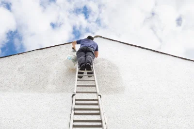 Peinture extérieure à Collias — façades et ravalement